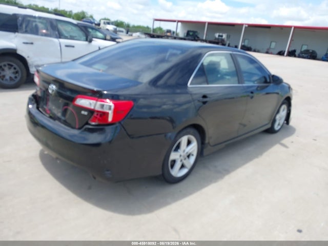 4T1BF1FK1EU446353 Toyota CAMRY SE