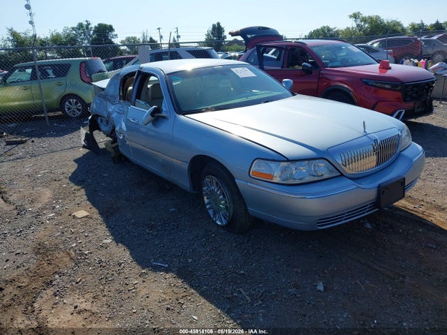 45918106 :رقم المزاد ، 2LNHM82VX8X642359 vin ، 2008 Lincoln Town Car Signature Limited مزاد بيع