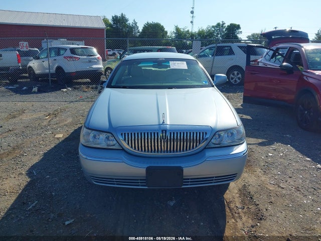 45918106 :رقم المزاد ، 2LNHM82VX8X642359 vin ، 2008 Lincoln Town Car Signature Limited مزاد بيع