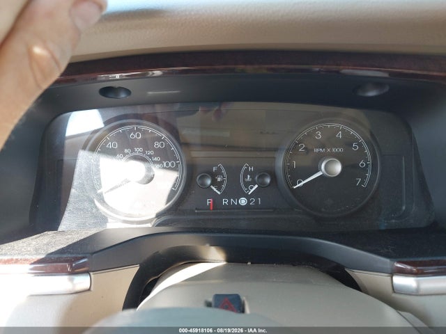 45918106 :رقم المزاد ، 2LNHM82VX8X642359 vin ، 2008 Lincoln Town Car Signature Limited مزاد بيع