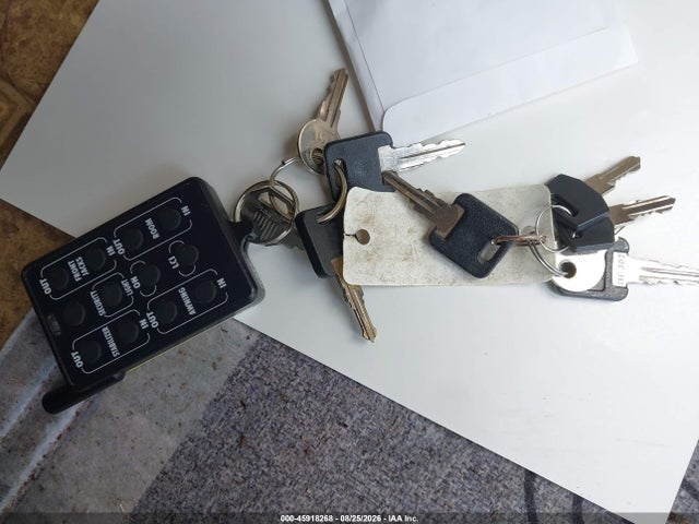45918268 :رقم المزاد ، 4YDF38121AR800090 vin ، 2010 Keystone Rv Other مزاد بيع