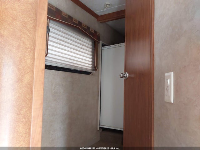 45918268 :رقم المزاد ، 4YDF38121AR800090 vin ، 2010 Keystone Rv Other مزاد بيع