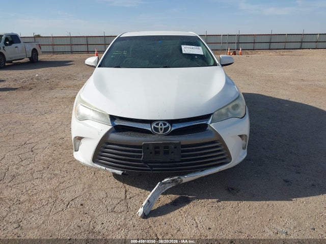 45918350 :رقم المزاد ، 4T4BF1FK1FR515887 vin ، 2015 Toyota Camry Le مزاد بيع