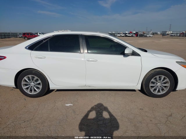 45918350 :رقم المزاد ، 4T4BF1FK1FR515887 vin ، 2015 Toyota Camry Le مزاد بيع