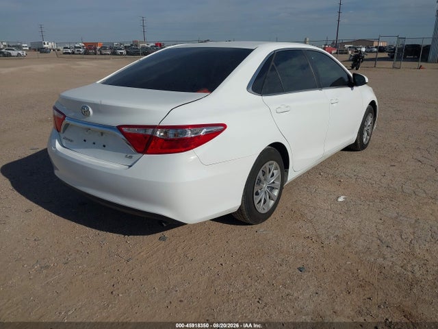 45918350 :رقم المزاد ، 4T4BF1FK1FR515887 vin ، 2015 Toyota Camry Le مزاد بيع