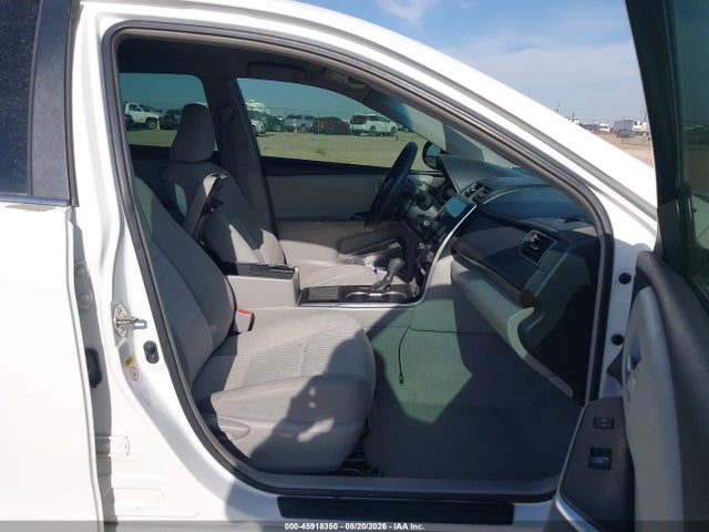 45918350 :رقم المزاد ، 4T4BF1FK1FR515887 vin ، 2015 Toyota Camry Le مزاد بيع