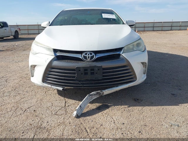 45918350 :رقم المزاد ، 4T4BF1FK1FR515887 vin ، 2015 Toyota Camry Le مزاد بيع