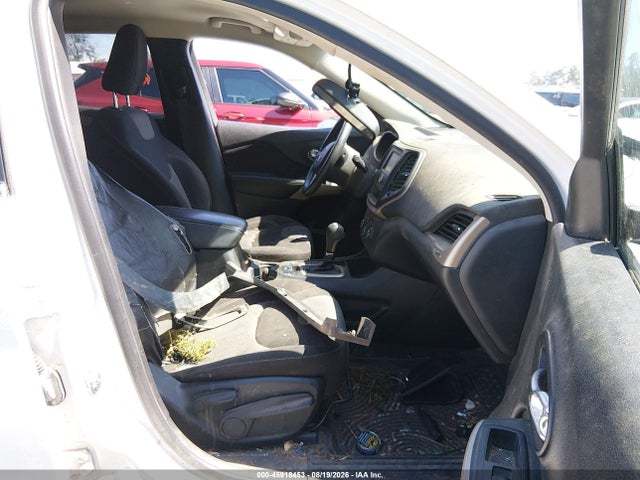 1C4PJLCX5JD605552 Jeep Cherokee Latitude Fwd