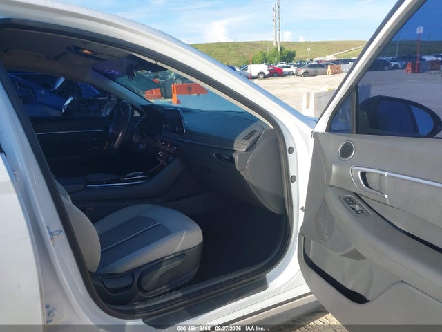 Продажа на аукционе авто 2021 Hyundai Sonata Se, vin: 5NPEG4JAXMH075829, номер лота: 45918468
