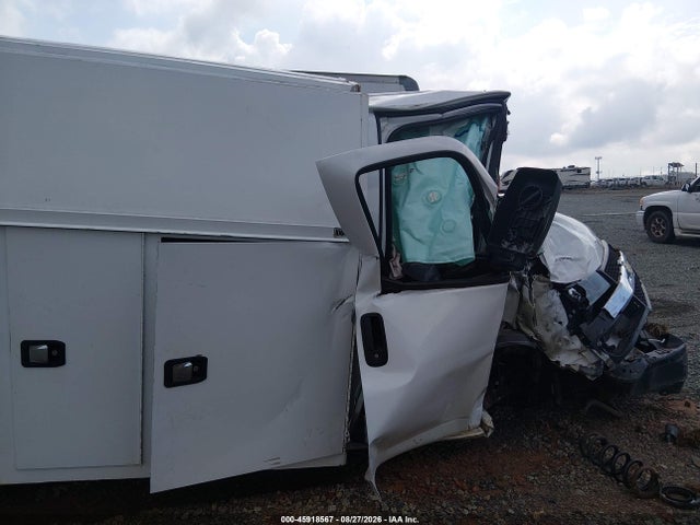 45918567 :رقم المزاد ، 1GB0GRFG4K1368946 vin ، 2019 Chevrolet Express Cutaway 4500 مزاد بيع