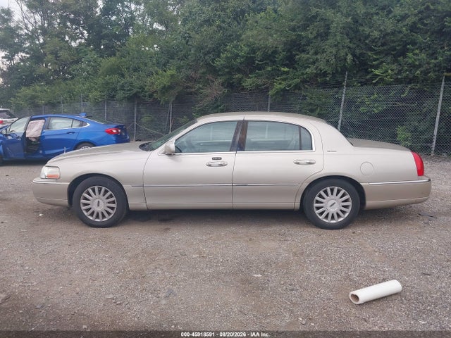Aukcja sprzedaży 2005 Lincoln Town Car Signature, vin: 1LNHM81W75Y601208, numer aukcji: 45918591