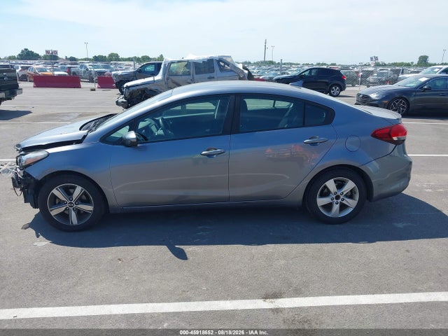 45918652 :رقم المزاد ، 3KPFL4A71JE249601 vin ، 2018 Kia Forte S مزاد بيع