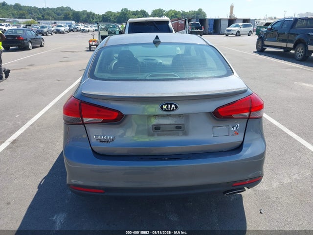 45918652 :رقم المزاد ، 3KPFL4A71JE249601 vin ، 2018 Kia Forte S مزاد بيع