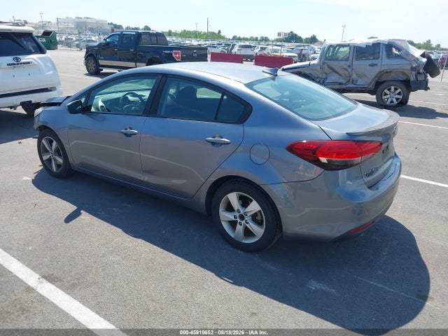 45918652 :رقم المزاد ، 3KPFL4A71JE249601 vin ، 2018 Kia Forte S مزاد بيع
