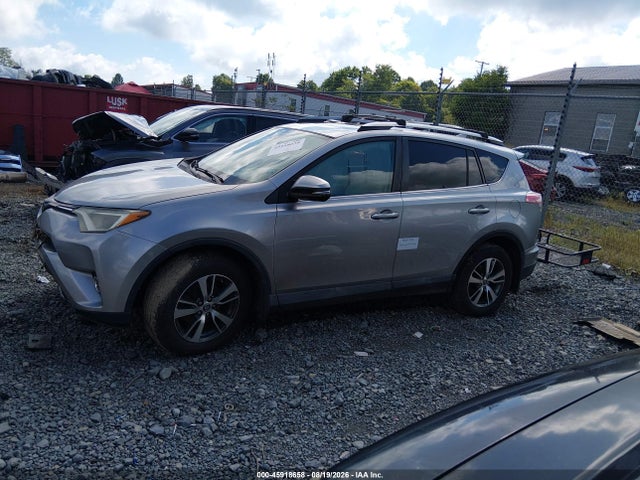 45918658 :رقم المزاد ، 2T3RFREV5JW709633 vin ، 2018 Toyota Rav4 Xle مزاد بيع