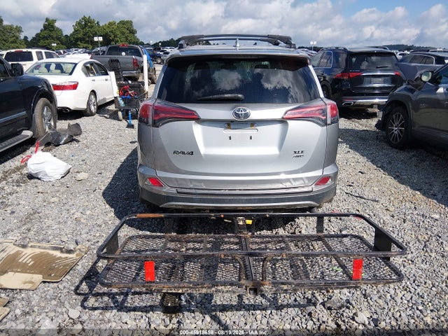 45918658 :رقم المزاد ، 2T3RFREV5JW709633 vin ، 2018 Toyota Rav4 Xle مزاد بيع