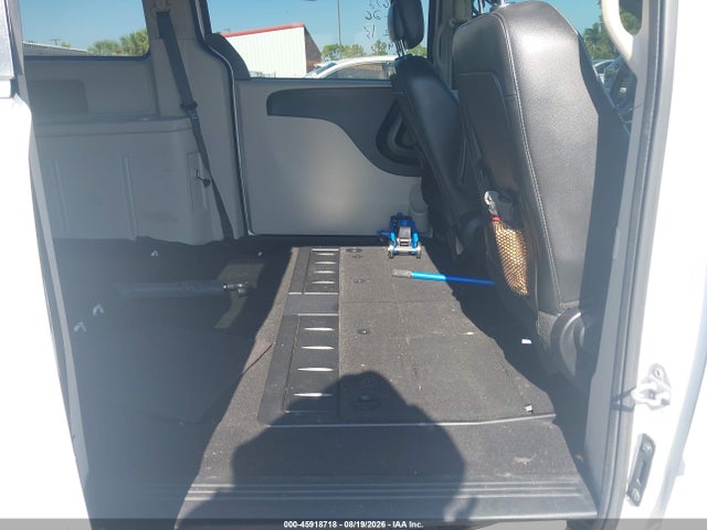 2017 Dodge Grand Caravan Sxt მანქანა იყიდება აუქციონზე, vin: 2C4RDGCG3HR574123, აუქციონის ნომერი: 45918718