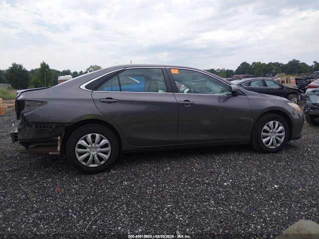 2017 Toyota Camry Le მანქანა იყიდება აუქციონზე, vin: 4T1BF1FK5HU447641, აუქციონის ნომერი: 45918805