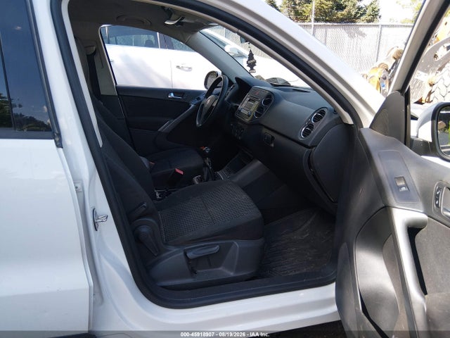 2009 Volkswagen Tiguan S მანქანა იყიდება აუქციონზე, vin: WVGCV75N49W524883, აუქციონის ნომერი: 45918907