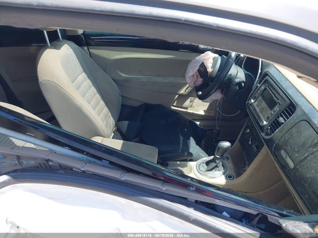 45919116 :رقم المزاد ، 3VWV67AT5DM645281 vin ، 2013 Volkswagen Beetle 2.0t Turbo مزاد بيع
