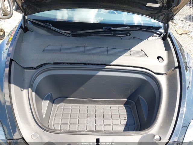 2025 Tesla Model Y Long Range Dual Motor All-wheel Drive მანქანა იყიდება აუქციონზე, vin: 7SAYGDEE6SA340557, აუქციონის ნომერი: 45919298