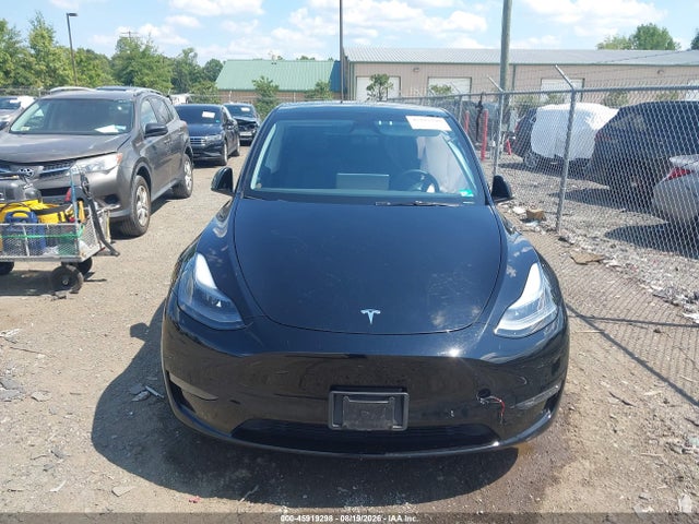 2025 Tesla Model Y Long Range Dual Motor All-wheel Drive მანქანა იყიდება აუქციონზე, vin: 7SAYGDEE6SA340557, აუქციონის ნომერი: 45919298