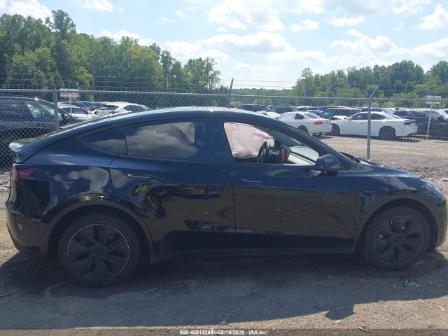 2025 Tesla Model Y Long Range Dual Motor All-wheel Drive მანქანა იყიდება აუქციონზე, vin: 7SAYGDEE6SA340557, აუქციონის ნომერი: 45919298