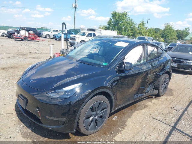 2025 Tesla Model Y Long Range Dual Motor All-wheel Drive მანქანა იყიდება აუქციონზე, vin: 7SAYGDEE6SA340557, აუქციონის ნომერი: 45919298