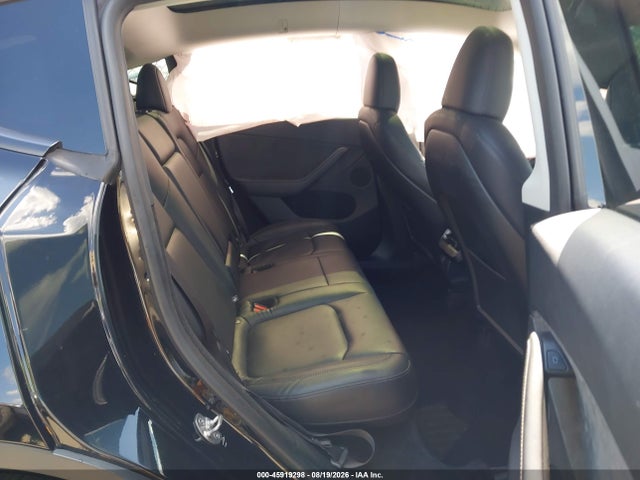 2025 Tesla Model Y Long Range Dual Motor All-wheel Drive მანქანა იყიდება აუქციონზე, vin: 7SAYGDEE6SA340557, აუქციონის ნომერი: 45919298
