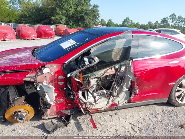2014 Tesla Model S P85d მანქანა იყიდება აუქციონზე, vin: 5YJSA1H28EFP62681, აუქციონის ნომერი: 45919445