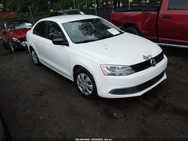 2014 Volkswagen Jetta 2.0l S მანქანა იყიდება აუქციონზე, vin: 3VW2K7AJ9EM275127, აუქციონის ნომერი: 45919469