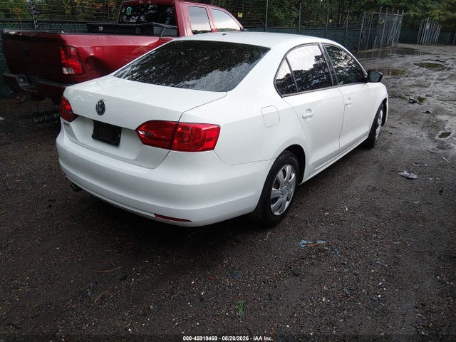 2014 Volkswagen Jetta 2.0l S მანქანა იყიდება აუქციონზე, vin: 3VW2K7AJ9EM275127, აუქციონის ნომერი: 45919469