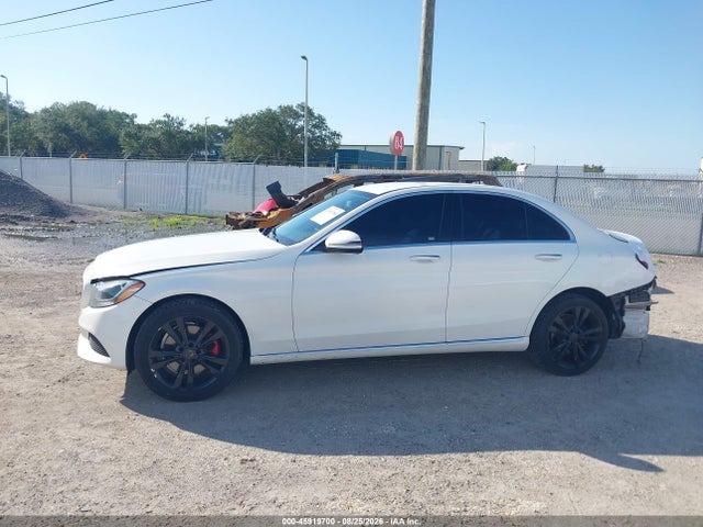 45919700 :رقم المزاد ، 55SWF4KB5GU166703 vin ، 2016 Mercedes-benz C 300 4matic مزاد بيع