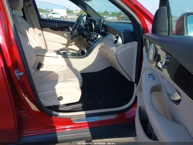 45919791 :رقم المزاد ، WDC0G4JB6JV018746 vin ، 2018 Mercedes-benz Glc 300 مزاد بيع