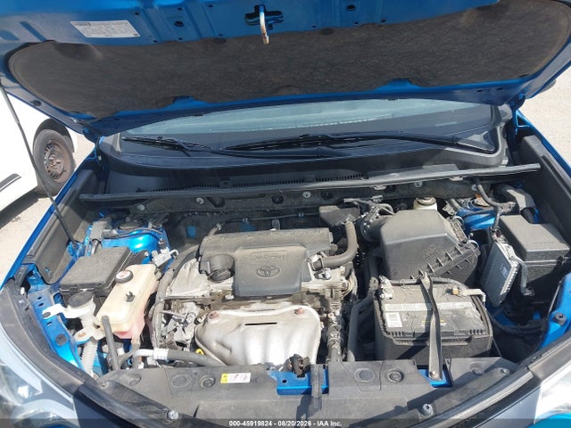 JTMJFREV6JJ734925 Toyota RAV4 SE