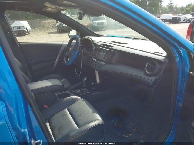 JTMJFREV6JJ734925 Toyota RAV4 SE