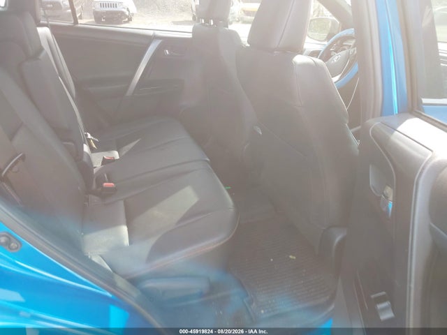 JTMJFREV6JJ734925 Toyota RAV4 SE