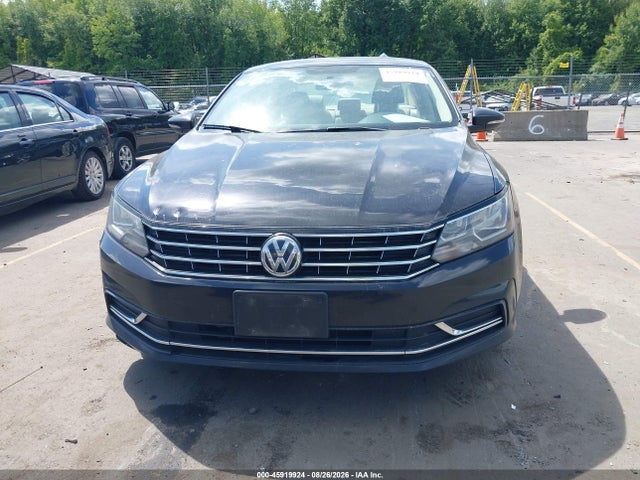 2017 Volkswagen Passat 1.8t Se მანქანა იყიდება აუქციონზე, vin: 1VWBT7A35HC017417, აუქციონის ნომერი: 45919924