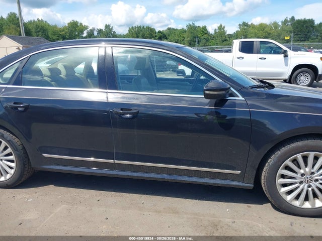 2017 Volkswagen Passat 1.8t Se მანქანა იყიდება აუქციონზე, vin: 1VWBT7A35HC017417, აუქციონის ნომერი: 45919924