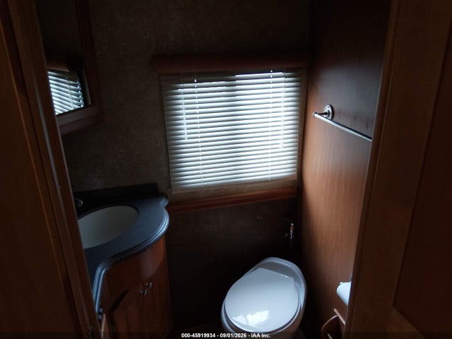 Продаж на аукціоні авто 2009 Freightliner Chassis Xc, vin: 4UZAB2BS19CAE5415, номер лоту: 45919934