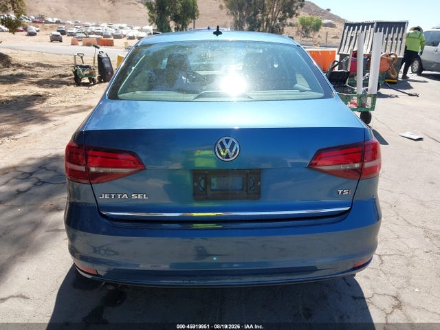 2017 Volkswagen Jetta 1.8t Sel მანქანა იყიდება აუქციონზე, vin: 3VWL17AJ9HM215683, აუქციონის ნომერი: 45919951