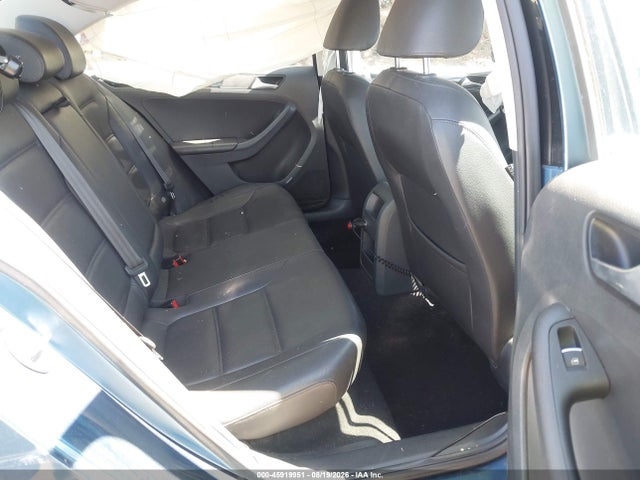 2017 Volkswagen Jetta 1.8t Sel მანქანა იყიდება აუქციონზე, vin: 3VWL17AJ9HM215683, აუქციონის ნომერი: 45919951