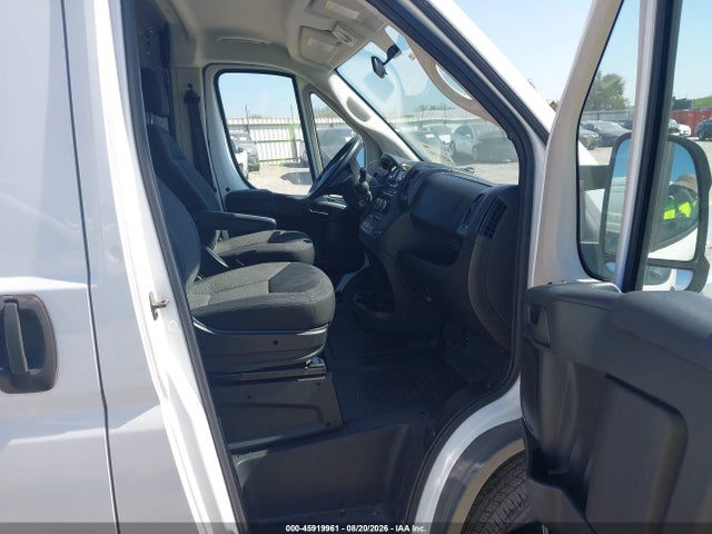 Продажа на аукционе авто 2018 Ram Promaster 2500 High Roof 159 Wb, vin: 3C6TRVDG8JE127456, номер лота: 45919961