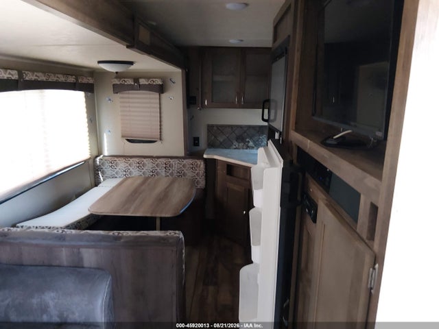 Продажа на аукционе авто 2017 Forest River Palomino Puma 28fqdb Travel Trailer, vin: 4X4TPUD21HP066808, номер лота: 45920013