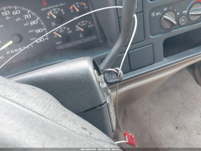 1996 Gmc Sierra C1500 მანქანა იყიდება აუქციონზე, vin: 2GTEC19M4T1547550, აუქციონის ნომერი: 45920129
