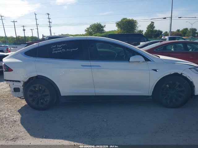 Продаж на аукціоні авто 2019 Tesla Model X 100d/75d/long Range, vin: 5YJXCBE27KF185972, номер лоту: 45920245