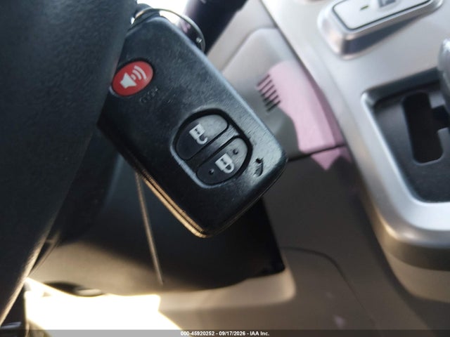 Toyota PRIUS V 2015 JTDZN3EU3FJ021952 Image 11