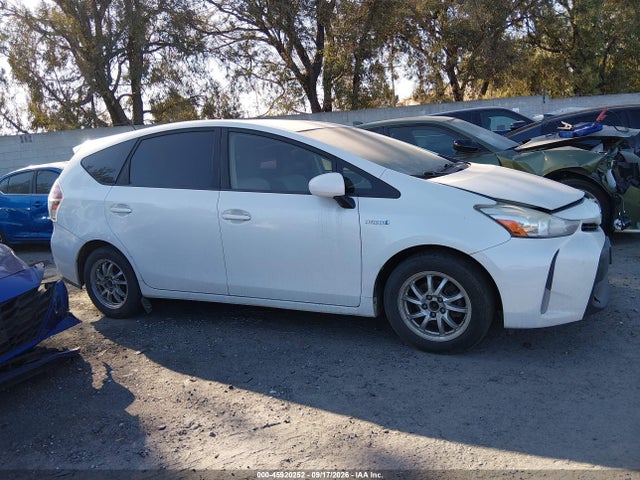Toyota PRIUS V 2015 JTDZN3EU3FJ021952 Image 14