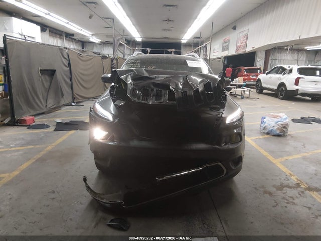 Auction sale of the 2016 Jeep Cherokee Limited, vin: 1C4PJMDB3GW348252, lot number: 45920282