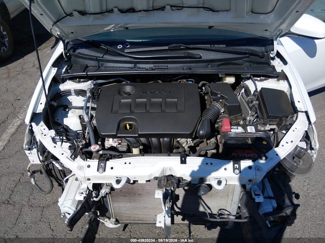 2T1BURHE5JC022472 Toyota COROLLA LE